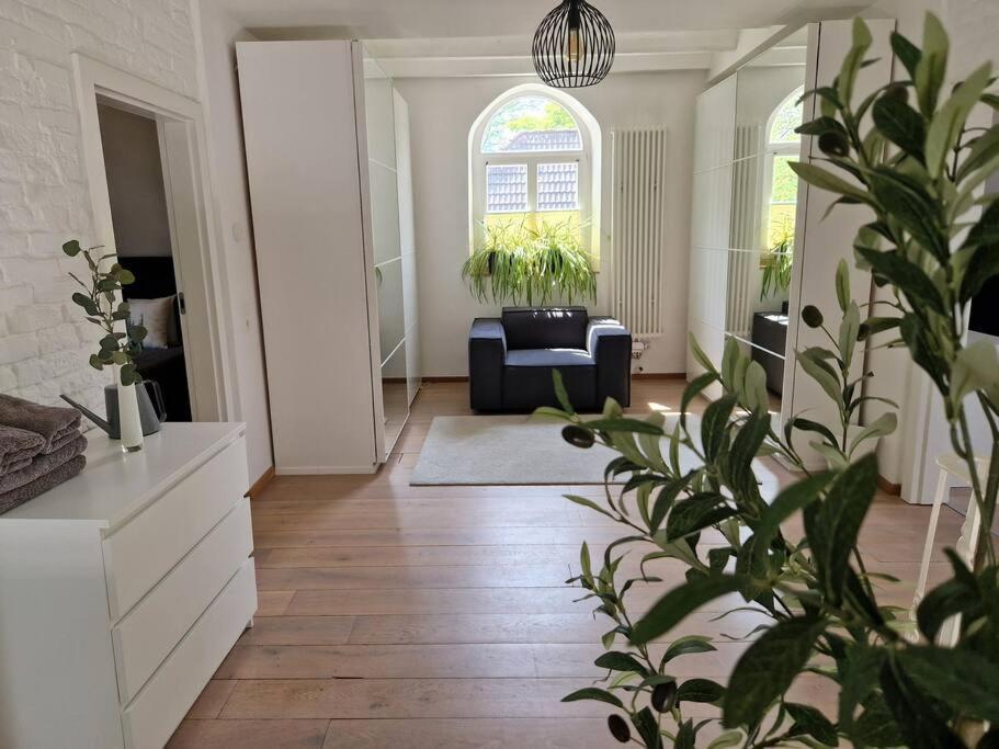 Historische Villa Mit Garten, Luxus Meerbusch Bagian luar foto