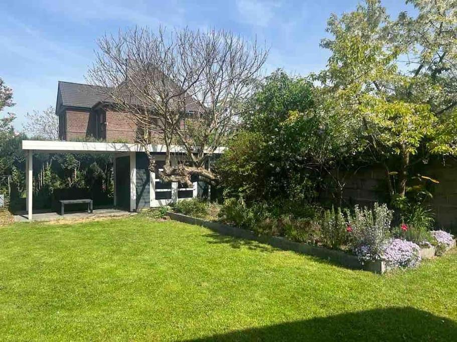 Historische Villa Mit Garten, Luxus Meerbusch Bagian luar foto